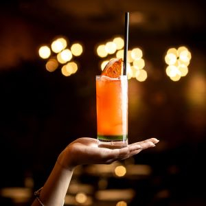 Cocktail-Kreation live: Deine Hand am Shaker!